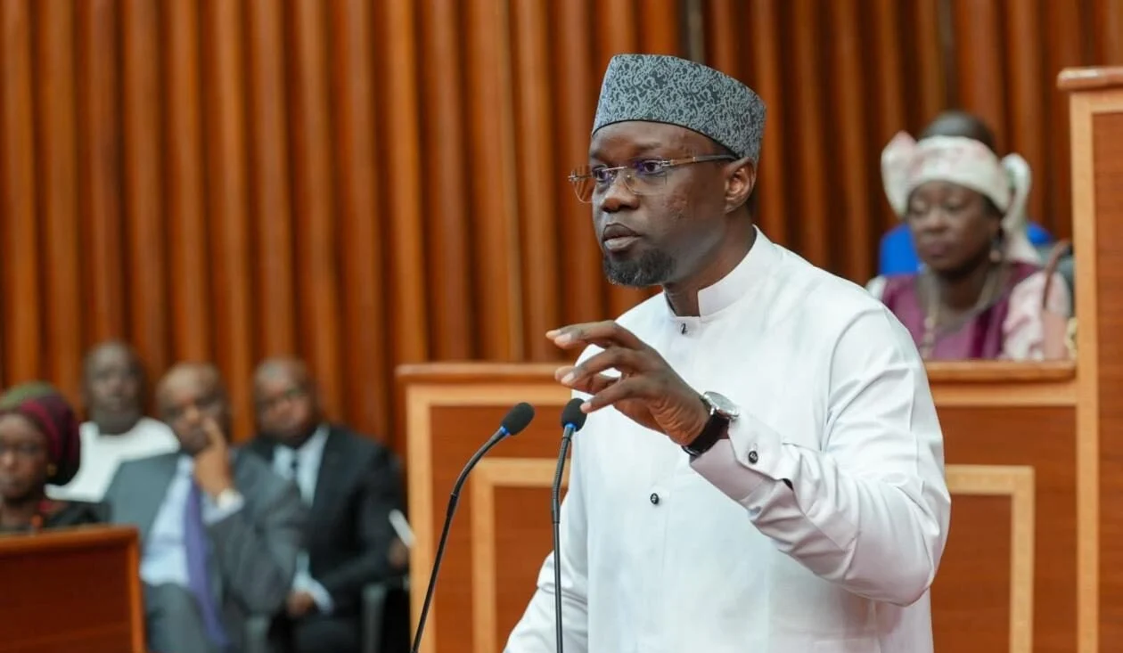 Ousmane Sonko s'exprimant lors d'une séance parlementaire