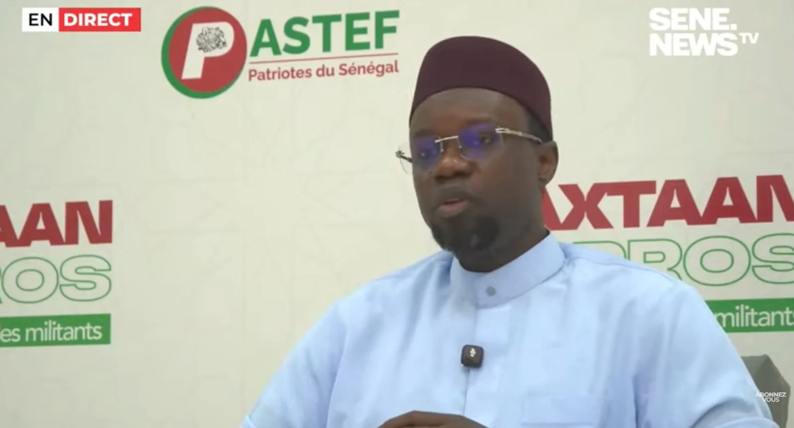 Ousmane Sonko lors d'une conférence de presse