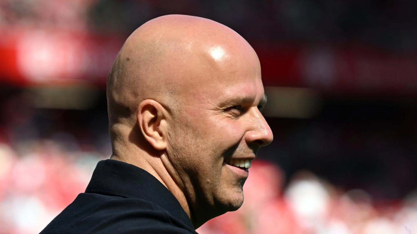 Arne Slot en conférence de presse après la qualification de Liverpool pour la Ligue des Champions
