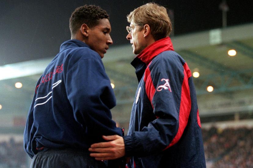 Nicolas Anelka avec Arsène Wenger, entraîneur d'Arsenal, deux mois après le transfert de l'attaquant parisien chez les Gunners