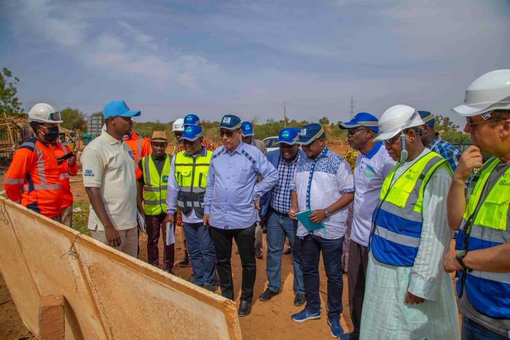 Visite du chantier de la troisième usine d'eau potable à Niamey