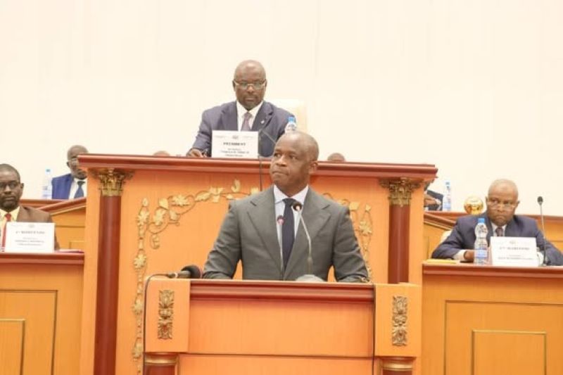 Hermann Immongault s'exprime devant les députés gabonais
