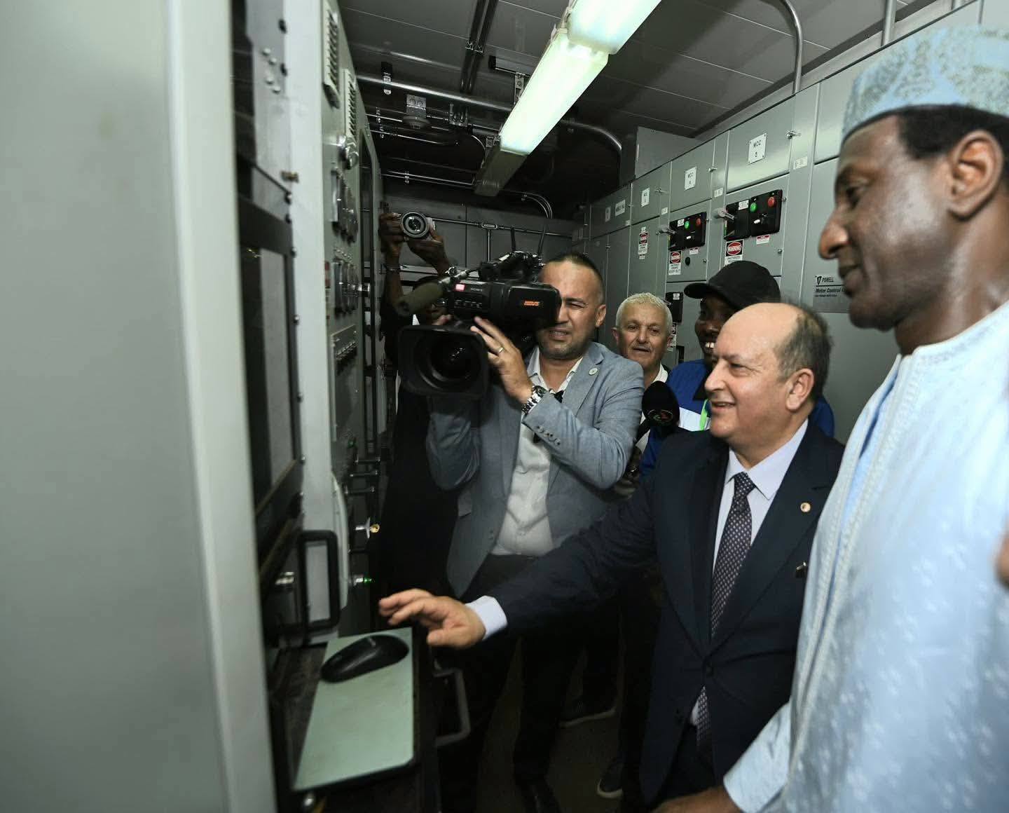 Rencontre entre les Premiers ministres algérien et nigérien