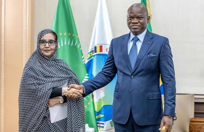 Rencontre diplomatique entre le président gabonais Oligui Nguema et l'envoyée mauritanienne Messouda Baham Mohamed Laghdaf