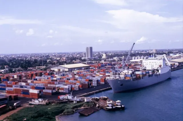 Port de Cotonou, paralysé par la fermeture de la frontière avec le Niger