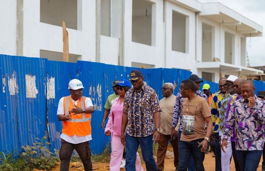 Le président gabonais Brice Clotaire Oligui Nguema visitant le Woleu-Ntem
