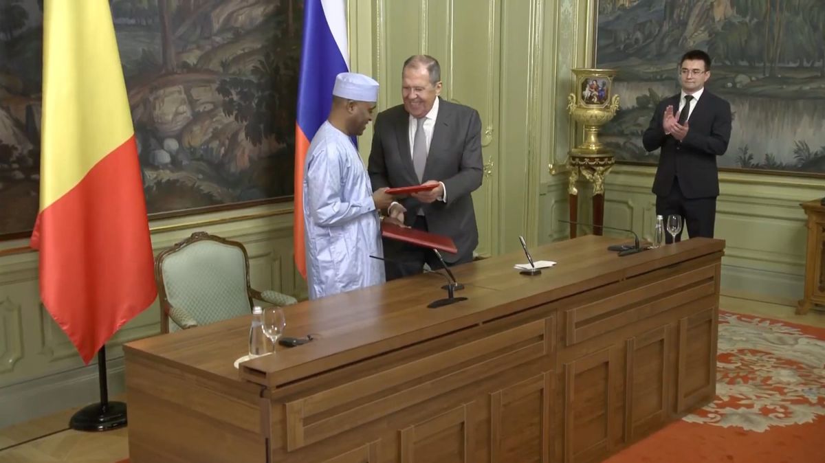 Signature d'un accord militaire entre le Tchad et la Russie