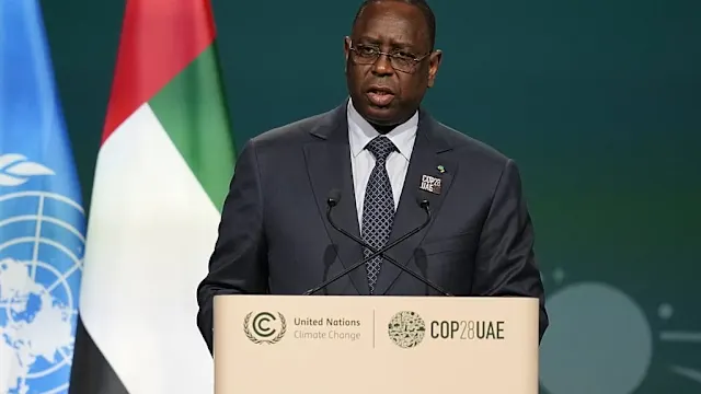 Portrait de Macky Sall et Bassirou Diomaye Faye lors d'une rencontre au Sénégal