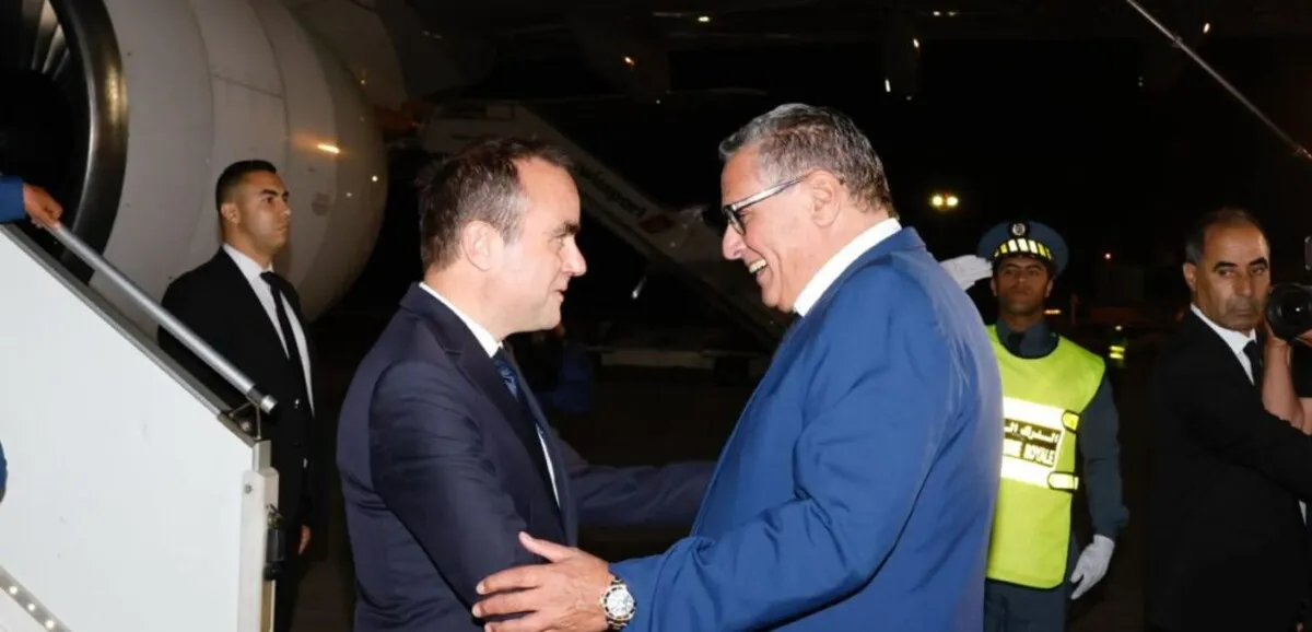 Sébastien Lecornu en discussion avec Aziz Akhannouch à Rabat