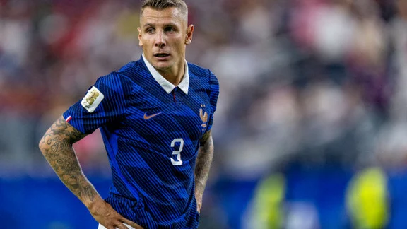 Lucas Digne en action avec le maillot du PSG