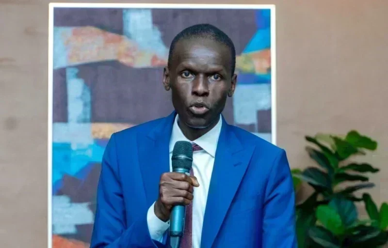 Waly Diouf Bodian, figure politique sénégalaise, en discussion