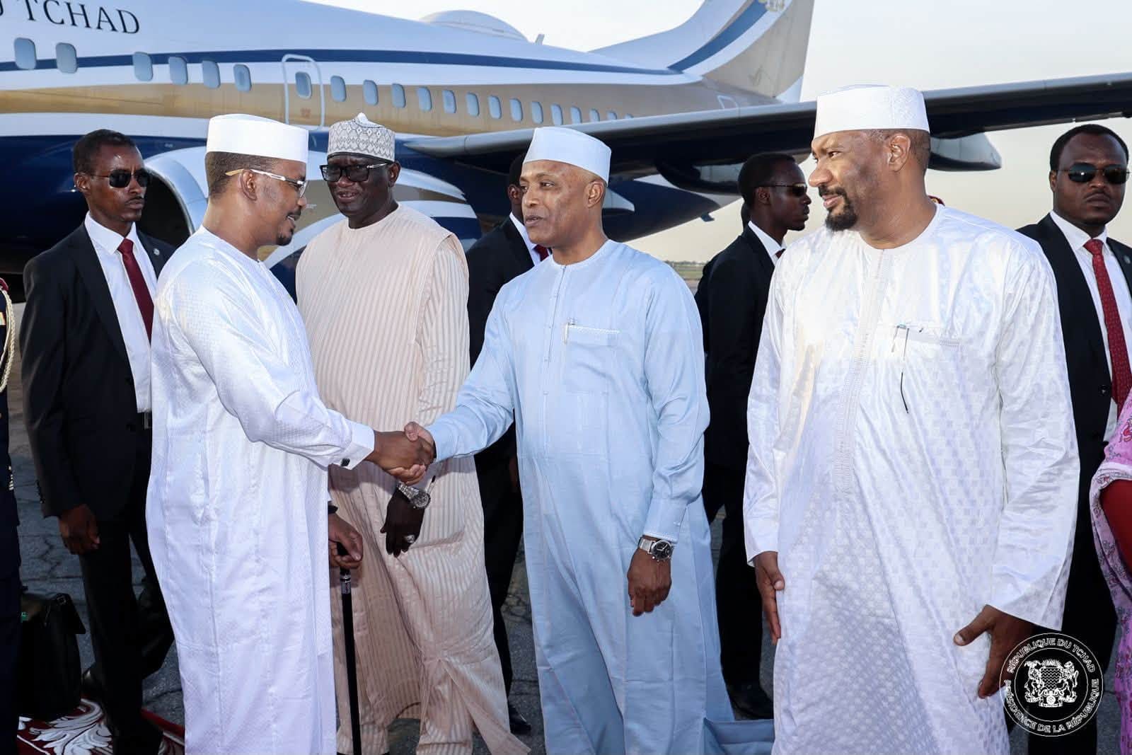 Accueil du président tchadien à N'Djamena après son déplacement aux Émirats
