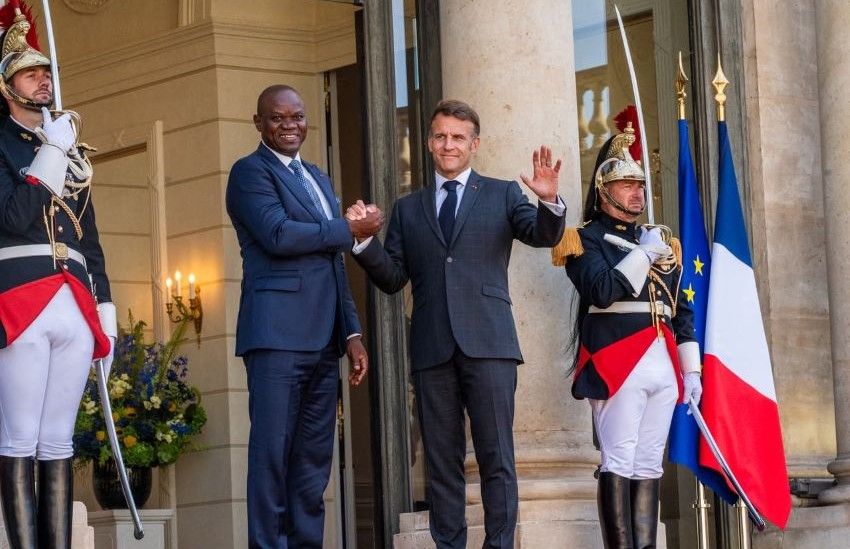 Rencontre entre les présidents Macron et Oligui Nguema à l'Élysée