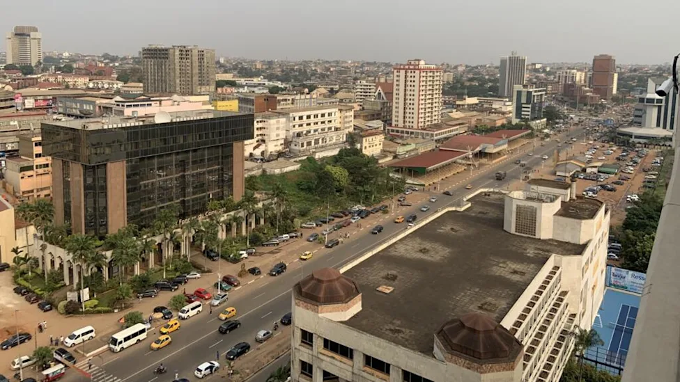 Agent recenseur au Cameroun lors des opérations de dénombrement
