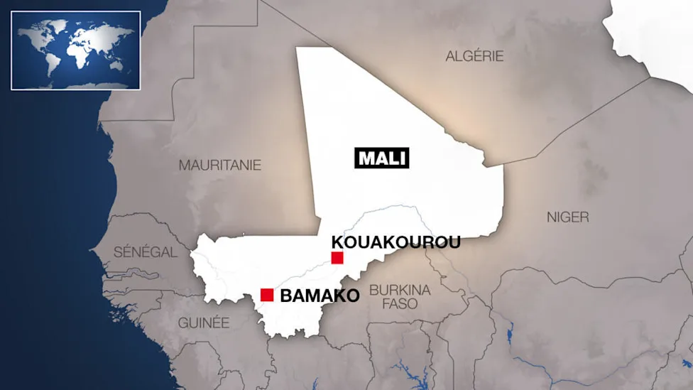 Enfants et familles déplacés à Kouakourou, Mali, dans un centre de transit
