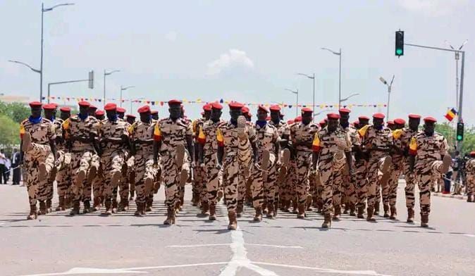 défilé militaire à N'Djamena pour l'indépendance du Tchad