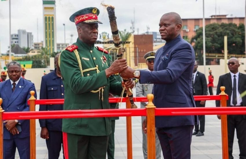 Le président gabonais Oligui Nguema et son homologue bissau-guinéen lors d'un échange officiel